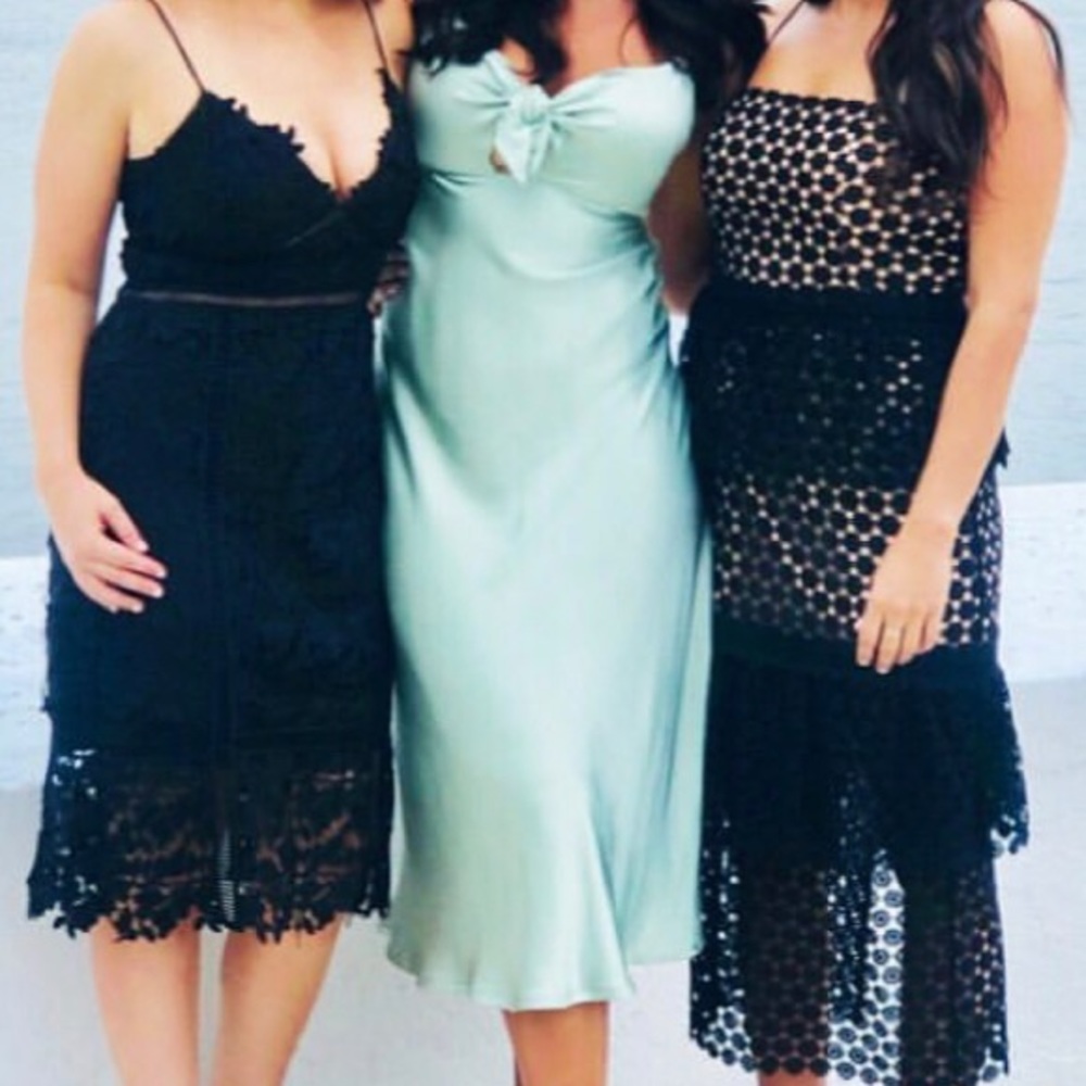 Selfie Leslie - pale muted green wedding guest dress